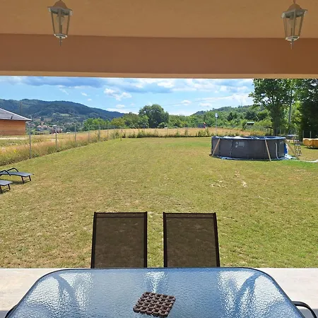 Biskupici 펜션 비소코