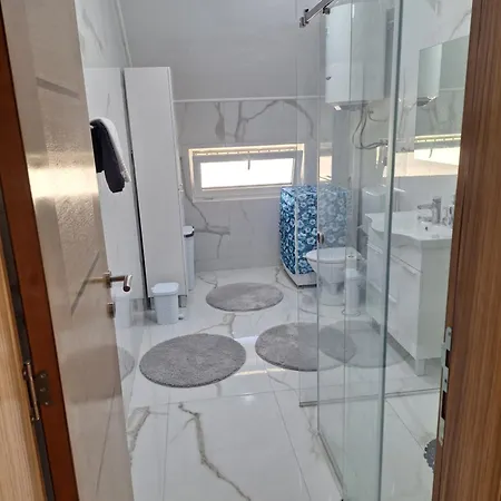 펜션 Biskupici 비소코